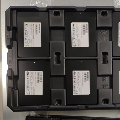 MZ7LH3T8HMLT Samsung PM883 3,84 φυματίωση 6Gb/S 2,5» διακοσοπενηνταεξάμπιτο στερεάς κατάστασης Drive AES
